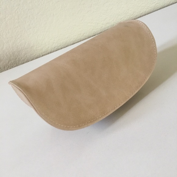 Chl0e sUnGlaSs cAse - Picture 4 of 7